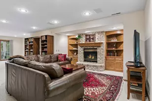1724 Donegal Dr, Woodbury, MN 55125 - Photo 30