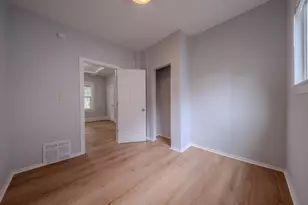 2400 Emerson Ave N, Minneapolis, MN 55411 - Photo 12