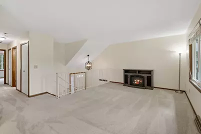 582 Clover Leaf Parkway NE, Blaine, MN 55434 - Photo 4