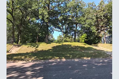 423 N Cleveland Avenue, Fergus Falls, MN 56537 - Photo 1