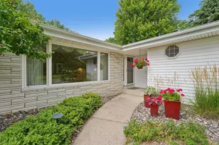9632 Oxborough Rd, Bloomington, MN 55437 - Photo 4