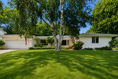 9632 Oxborough Road, Bloomington, MN 55437 - Photo 2