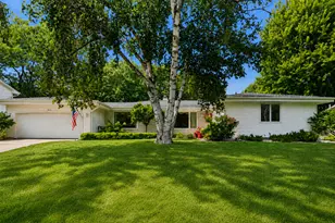9632 Oxborough Rd, Bloomington, MN 55437 - Photo 2