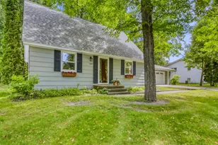 1583 E Shore Dr, Detroit Lakes, MN 56501 - Photo 4
