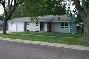 455 Ward St, Fairmont, MN 56031 - Photo 2