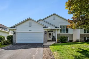 1016 Lilac Ct, Shakopee, MN 55379 - Photo 2