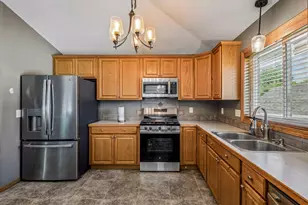 1016 Lilac Ct, Shakopee, MN 55379 - Photo 14