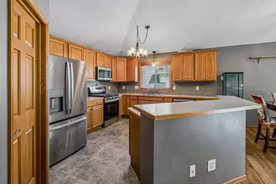 1016 Lilac Court, Shakopee, MN 55379 - Photo 12