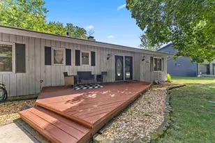 3810 Bassett Creek Dr, Golden Valley, MN 55422 - Photo 2