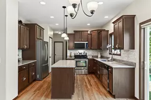 10548 Noble Cir N, Brooklyn Park, MN 55443 - Photo 12