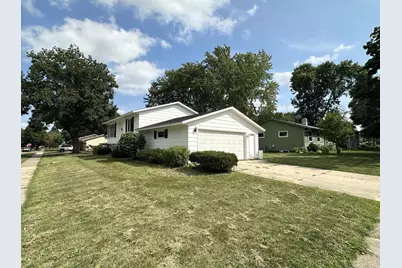 854 16 1/2 Street SE, Rochester, MN 55904 - Photo 2
