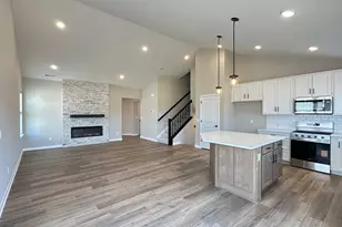 1664 Lund Wy, Shakopee, MN 55379 - Photo 4