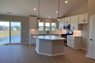 1649 Lund Wy, Shakopee, MN 55379 - Photo 4