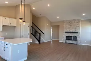 1649 Lund Wy, Shakopee, MN 55379 - Photo 6