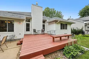 961 Coneflower Ct, Eagan, MN 55123 - Photo 38