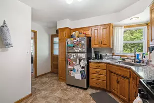 6819 Eliot View Rd, Saint Louis Park, MN 55426 - Photo 8