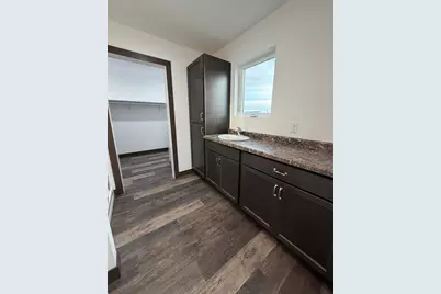 100 Oak Crest Blvd, Roseau, MN 56751 - Photo 12