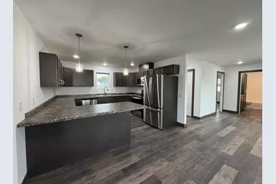 100 Oak Crest Blvd, Roseau, MN 56751 - Photo 4