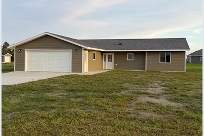 100 Oak Crest Blvd, Roseau, MN 56751 - Photo 1