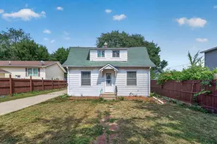569 Hatch Ave, Saint Paul, MN 55117 - Photo 2