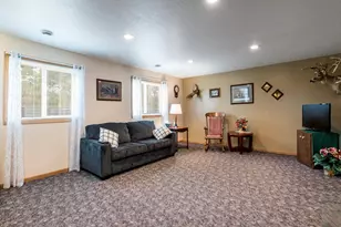 614 W Colfax St, Parkers Prairie, MN 56361 - Photo 16