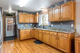 614 W Colfax St, Parkers Prairie, MN 56361 - Photo 6