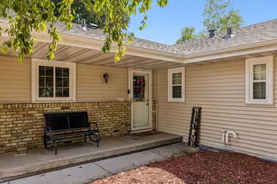 95 15th Avenue SW, New Brighton, MN 55112 - Photo 2