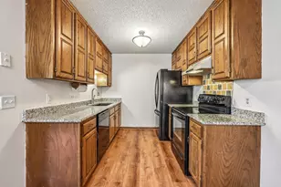 8840 N Maplebrook Ct, Brooklyn Park, MN 55445 - Photo 14