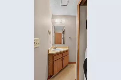 2801 19th Avenue NW #D, Rochester, MN 55901 - Photo 8