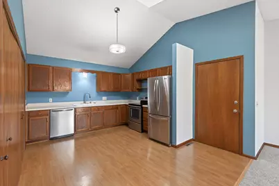 3306 Greenbrier Street #3306D, Vadnais Heights, MN 55127 - Photo 8