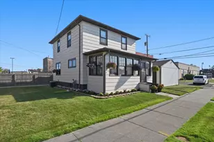 1817 N 16th St, Superior, WI 54880 - Photo 2