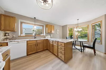 602 Todd Avenue, Eagan, MN 55123 - Photo 10