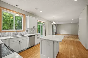 6034 Summit Curve S, Cottage Grove, MN 55016 - Photo 6