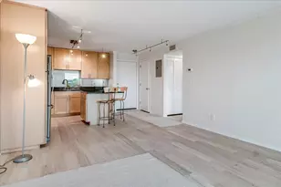 210 W Grant St, Minneapolis, MN 55403 - Photo 2