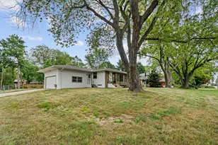 2754 Hamline Ave N, Roseville, MN 55113 - Photo 2