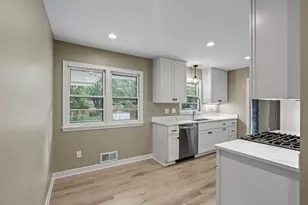 2754 Hamline Ave N, Roseville, MN 55113 - Photo 8