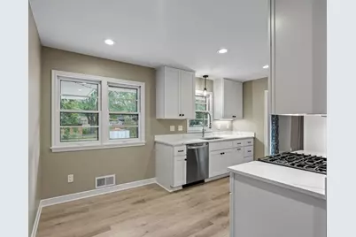 2754 Hamline Avenue N, Roseville, MN 55113 - Photo 10