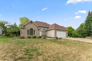 2320 Parkview Ln, Woodbury, MN 55125 - Photo 2