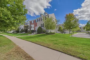 1421 Coneflower Ln, Shakopee, MN 55379 - Photo 2
