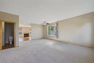 1421 Coneflower Ln, Shakopee, MN 55379 - Photo 10