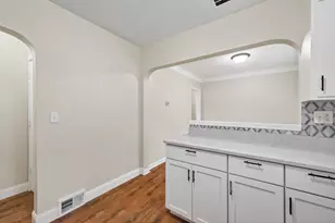200 Belvidere St E, Saint Paul, MN 55107 - Photo 12