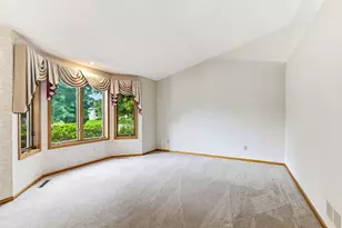 4916 Helmo Ave N, Oakdale, MN 55128 - Photo 6