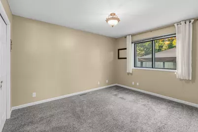 15 Wyoming Street W, Saint Paul, MN 55107 - Photo 12
