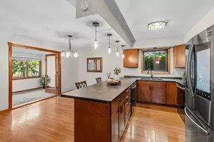 15 Wyoming St W, Saint Paul, MN 55107 - Photo 4