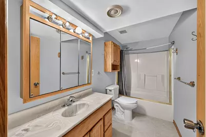 2715 10th Avenue E, North Saint Paul, MN 55109 - Photo 20