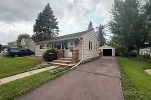 1704 3rd Ave NW, Austin, MN 55912 - Photo 1