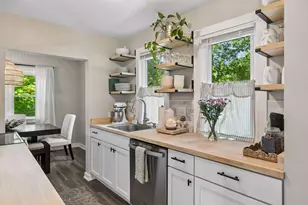 3593 Crystal Pl, Wayzata, MN 55391 - Photo 2