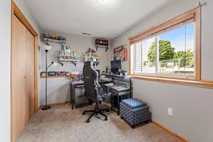 1162 Peregrine Dr S E, Rochester, MN 55904 - Photo 12