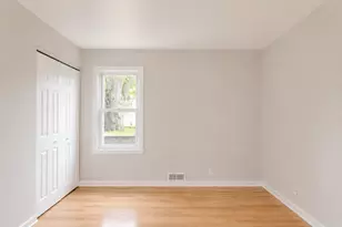 5201 Irving Ave N, Minneapolis, MN 55430 - Photo 14