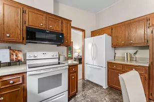 10465 Olympic Cir, Eden Prairie, MN 55347 - Photo 8